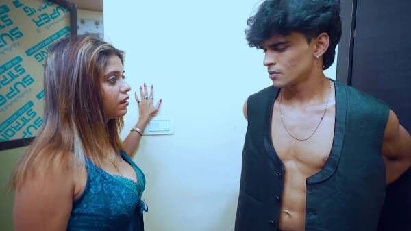 Horny bhabhi impressed by devar's body, seduces him to fuck her