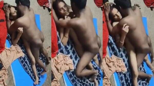 Recently wed Haryanvi village wife kissing & hard fucking on floor