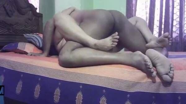 Busty Dhaka aunty's pussy licked & drilled by horny neighbour